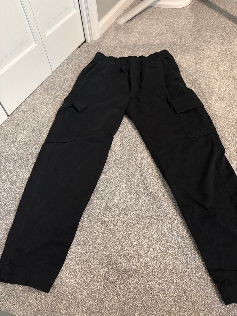 GAP Black Wide-Leg Cargo Pants